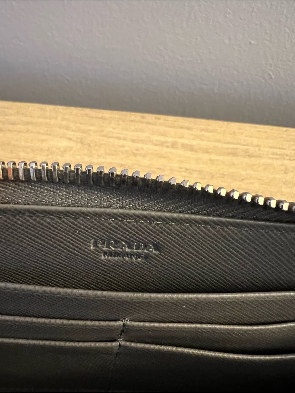 Prada Large Continental Women’s Wallet in Grey  Saffiano Leather - Picture 3 of 13